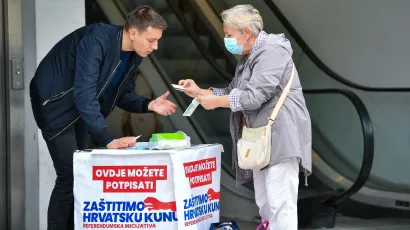 Prikupljanje potpisa za referendumsku inicijativu "Za&scaron;titimo hrvatsku kunu"/Tonči Plazibat/CROPIX