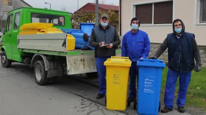 Podjela kanti danas je započela u Vinkovićevom naselju/Foto: Martina Čapo