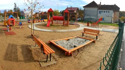 Mali&scaron;ani će za ulazak u potpuno uređeno i moderno dječje igrali&scaron;te pričekati proljetne mjesece/Foto: Željko Sme&scaron;njak