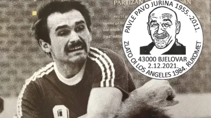 Pavao Jurina i dizajn žiga/Foto: Fotomonografija "Slike rukometne bajke - 50 godina"