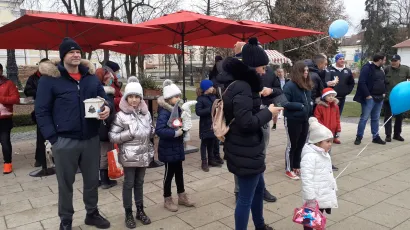 Mali&scaron;ani su Argonautima i Djed Božićnjaku zahvalili pjesmom i plesom/ Foto: Mojportal