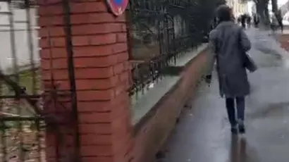 Prosvjednici su trčali za liječnicom/Foto: Facebook Screenshot