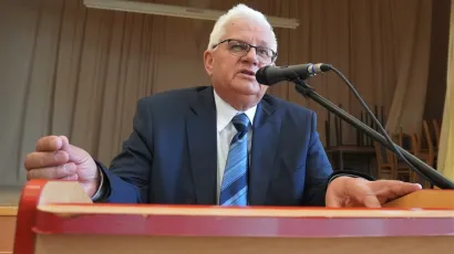 Načelnik Zlatko Bakunić pomalo je frustriran jer predugo čekaju Hrvatske ceste da krene rekonstrukcija ceste D5 i izgradnja nogostupa/Foto: MojPortal