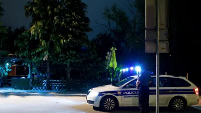 Policija je u subotu provjeravala pridržavaju&nbsp;li se ljudi epidemiolo&scaron;kih mjera/ Foto: Darko Toma&scaron;/CROPIX (ilustracija)