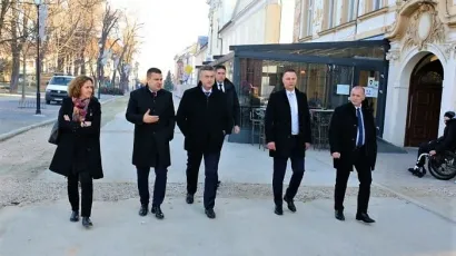 Ministrica kulture Nina Obuljen Koržinek, gradonačelnik Dario Hrebak, premijer Andrej Plenković, župan Marko Maru&scaron;ić i ministar branitelja Tomo Medved/Foto: Deni Marčinković