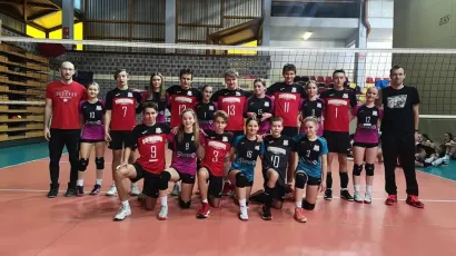 Daruvarske odbojka&scaron;ice i odbojka&scaron;i na zagrebačkom turniru/ Foto: OK Daruvar