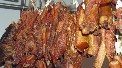 Drski lopov ukrao je 70-godi&scaron;njaku iz su&scaron;are 100-injak kilograma suhog mesa/Foto: Ivica Brusic