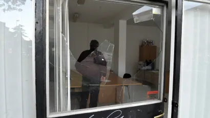 85-godi&scaron;njaku je prozor razbila žena s drvenim &scaron;tapom/Foto: Mario Todoric/CROPIX (Ilustracija)