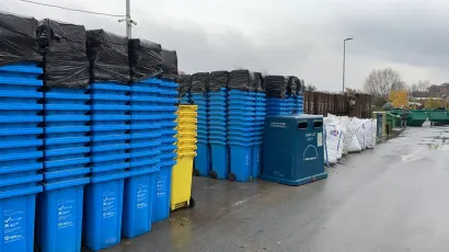 Ukupno će biti podijeljeno 3300 žutih i isto toliko plavih spremnika/Foto: Darkom Daruvar