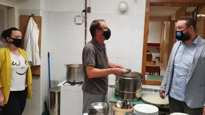 Dok dogradonačelnik Bjelovara Brajdić smatra da je bolje da djeca idu uživo na nastavu, ravnateljica Kap&scaron;a&nbsp;smatra da to nije dobra odluka jer je takva nastava zbog velikog broja odsutne djece te&scaron;ko izvediva/Foto: Grad Bjelovar