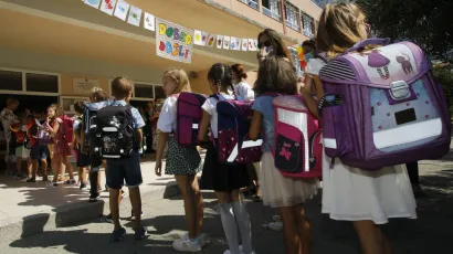 Od ove godine budući prva&scaron;ići iz BBŽ vi&scaron;e neće pozive dobivati na kućne adrese, već su roditelji dužni pratiti mrežne stranice &scaron;kole/Foto: Ivo Ravlic/CROPIX (Ilustracija)