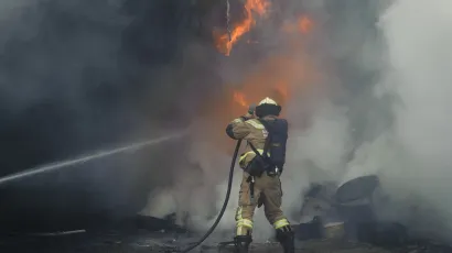 Izgaranjem guma stvara se gusti dim neugodnog mirisa/Foto: Tom Dubravec/CROPIX (ilustracija)