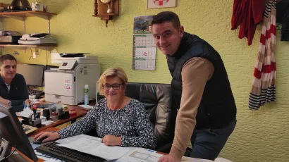 Radna ekipa u Općini Veliko Trojstvo funkcionira odlično, na fotografiji pročelnik Dražen Juranić (lijevo), zaposlenica Jasna Mihoci i načelnik Marko Kutanjac/Foto: Martina Čapo