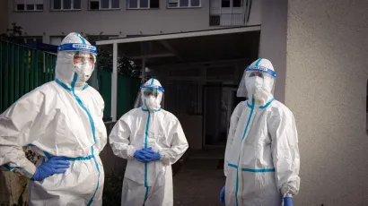 Split, 241220.<br>Medicinsko osoblje Covid odjela KBC Split u bolnici Krizine radi na badnjak u punom pogonu bez skracenog radnog vremena i ostalih blagdanskih povlastica.<br>Foto: Tom Dubravec /CROPIX