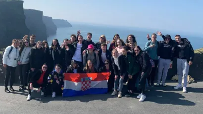 Iza bjelovarskih učenika dva su najbolja tjedna u životu, kako su sami poručili nakon povratka iz Irske gdje su proveli dva tjedna/ Foto: Ekonomska i birotehnička &scaron;kola Bjelovar