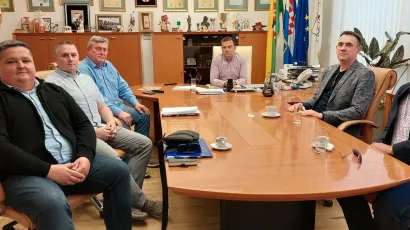 Veterani kluba s gradonačelnikom/ Foto: Grad Bjelovar