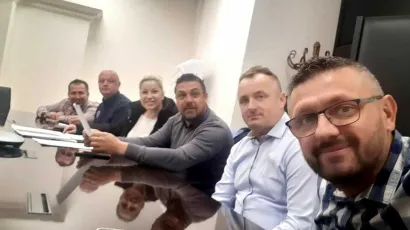 Hitnjaci su održali sastanak s Vilijem Bero&scaron;em i Majom Grbom Bujević/Foto: Facebook Hitna uživo 194