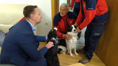 U potragama pomažu potražni psi/ Foto: Deni Marčinković