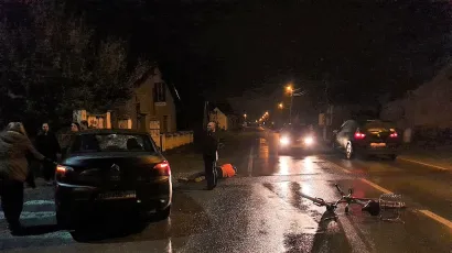 Biciklist je nakon nesreće ostao ležati na kolniku/Foto: Matija Abel/Compas.hr