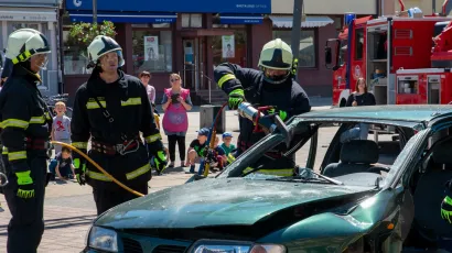 Mali&scaron;ane je najvi&scaron;e odu&scaron;evila prezentacija rezanja lima na automobilu/Foto: Predrag Uskoković