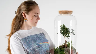 Valentina s najvećim terarijima u staklenkama visine 70 centimetara/ Foto: Moss art