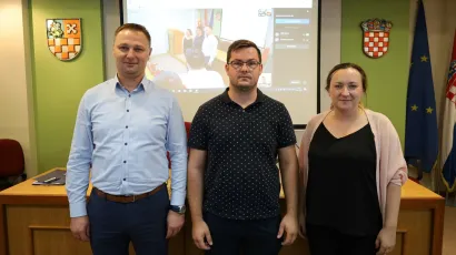 Župan Marko Maru&scaron;ić s novim predsjednikom Ivorom Ko&scaron;utićem i njegovom zamjenicom Emanuelom Đurđević/Foto: BBŽ