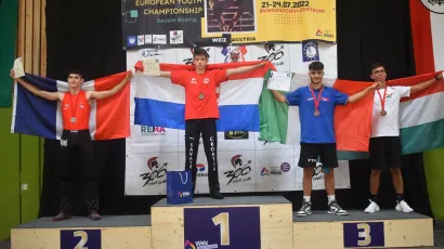 Tomislav Kranjec na postolju/Foto: Savate klub "&Scaron;an" Gare&scaron;nica