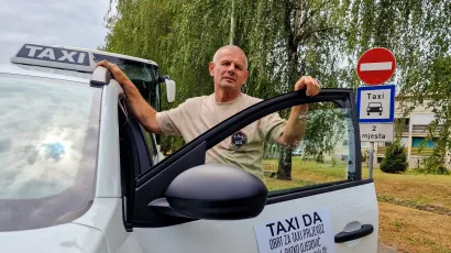 Ratko Djedović trenutno je jedini taksi prijevoznik u Daruvaru/ Foto: Sa&scaron;a Selihar