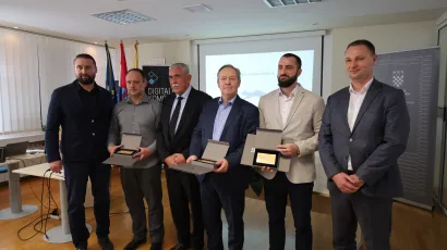 Priznanja su uručili župan Maru&scaron;ić, dogradonačelnik Brajdić i predsjednik HGK BBŽ Ćorić/ Foto: BBŽ