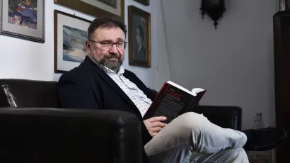 Pisac Zoran Ferić u svom domu/Foto: Boris Kovačev/CROPIX