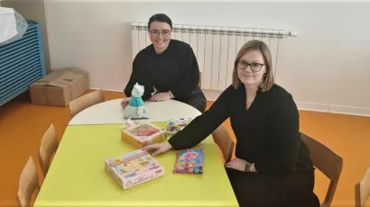 Pročelnica Ljubica Saratlija Ilinović i prva ravnateljica vrtića u Dežanovcu Ivana &Scaron;afarik (desno)/Foto: Općina Dežanovac