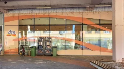 Zbog hladnoće nije bilo ljudi oko aparati za kavu ispred DM-a kao inače/Foto: MojPortal.hr