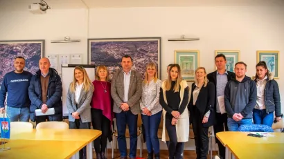 zajednička fotografija predstavnika Grada i obrtnika koji su dobili poticaje/Foto: Grad Daruvar/Sa&scaron;a Selihar