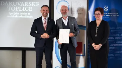 Ratko Vuković s ministrom Piletićem i ravnateljicom Zavoda za vje&scaron;tačenje, profesionalnu rehabilitaciju i zapo&scaron;ljavanje osoba s invaliditetom Damirom Benc/Foto: DT<br>