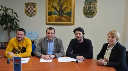 Potpisivanje ugovora u uredu gradonačelnika Damira Lneničeka/Dijana Puhalo/MojPortal.hr