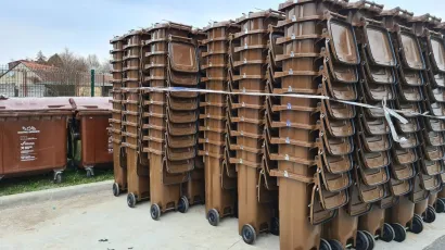 U četvrtak je u Daruvar stiglo 1286 spremnika, a u petak 1004 spremnika za biootpad volumena 80 litara proizvođača Europlast/Foto: Darkom