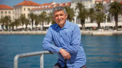 Split, 300421.<br>Stipe Božić proslavljeni je alpinist, novinar, snimatelj i redatelj/Foto: Vojko Basic/CROPIX