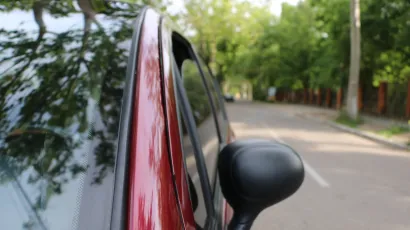 Zakon zabranjuje ostavljanje prozora na automobilu otvorenim/Foto: Getty Images/iStockphoto