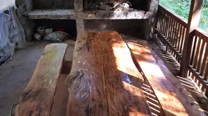 Novi stol i klupe/ Foto: KruGare&scaron;nica.info