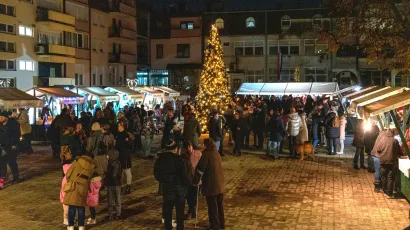 I ove godine Božićni sajmovi održat će na sredi&scaron;njem gradskom trgu/ Foto: Zoom Gare&scaron;nica