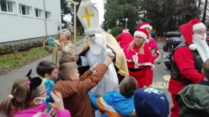 Moto Mrazovi i Sveti Nikola ispred O&Scaron; Sirač/Foto: Facebook Općina Sirač