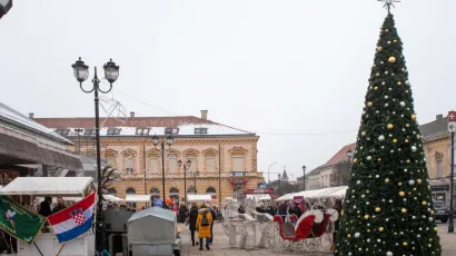 Božićna atmosfera zavladala je Daruvarom/ Foto: Predrag Uskoković/Grad Daruvar