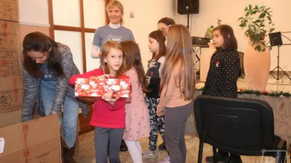 Djeca su dobila lijepe poklone/ Foto: Pakrački list