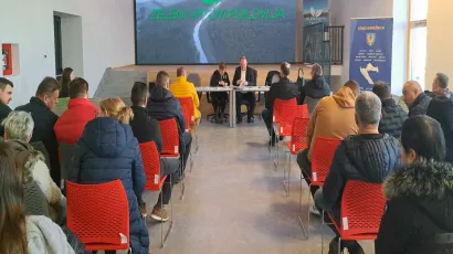 Potpisivanje ugovora s poduzetnicima u Gare&scaron;nici/ Foto: Grad Gare&scaron;nica
