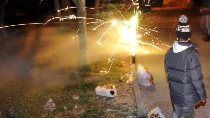 Naučite djecu kako se rukuje pirotehničkim sredstvima jer ba&scaron; njihova pogre&scaron;na uporaba često ima za posljedicu ranjavanje/Foto: Damir Skomrlj/Novi list /CROPIX