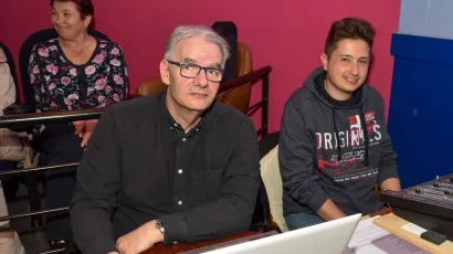 Denis Brkić (lijevo) autor je nove hit predstave "Vukovi i ovce"/Foto: Predrag Uskoković/Grad Daruvar