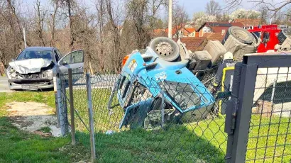 Kamion je zavr&scaron;io u jarku/Foto: Čitatelj