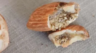 Crvi u bademima kupljenim u lancu Tommy/ Foto: Facebook/Halo inspektore