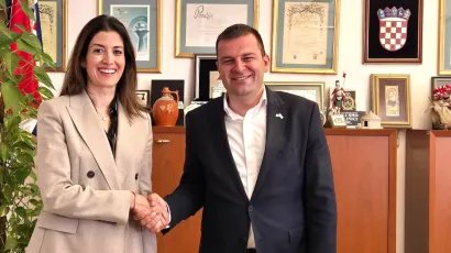 Američka veleposlanica Nathalie Rayes i gradonačelnik Grada Bjelovara Dario Hrebak/Foto: Grad Bjelovar