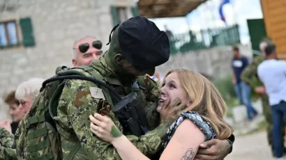 Poručnik Marko Pedić zaprosio poručnicu Teu Kovačević/Foto: MORH